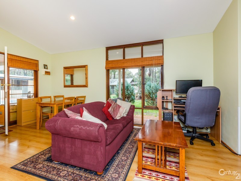 50 Raeburn Road, Roleystone WA 6111