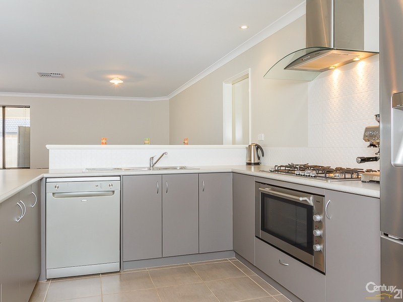 12 Lecania Street, Seville Grove WA 6112