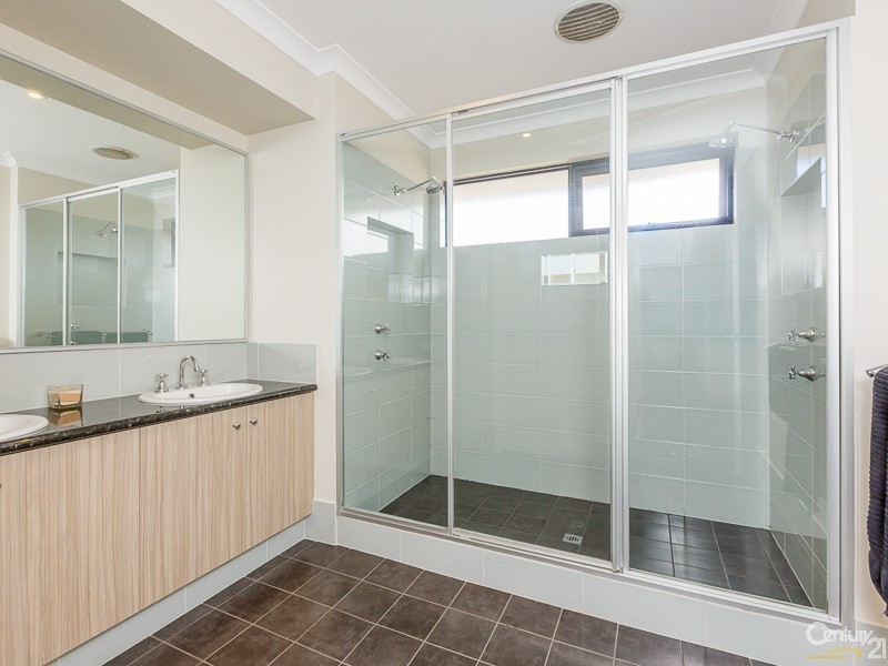 12 Lecania Street, Seville Grove WA 6112