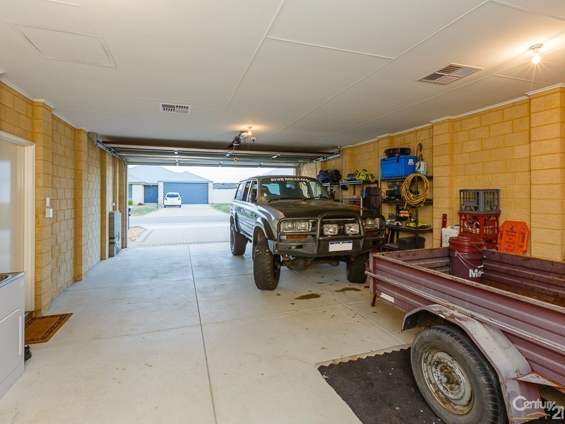 12 Lecania Street, Seville Grove WA 6112