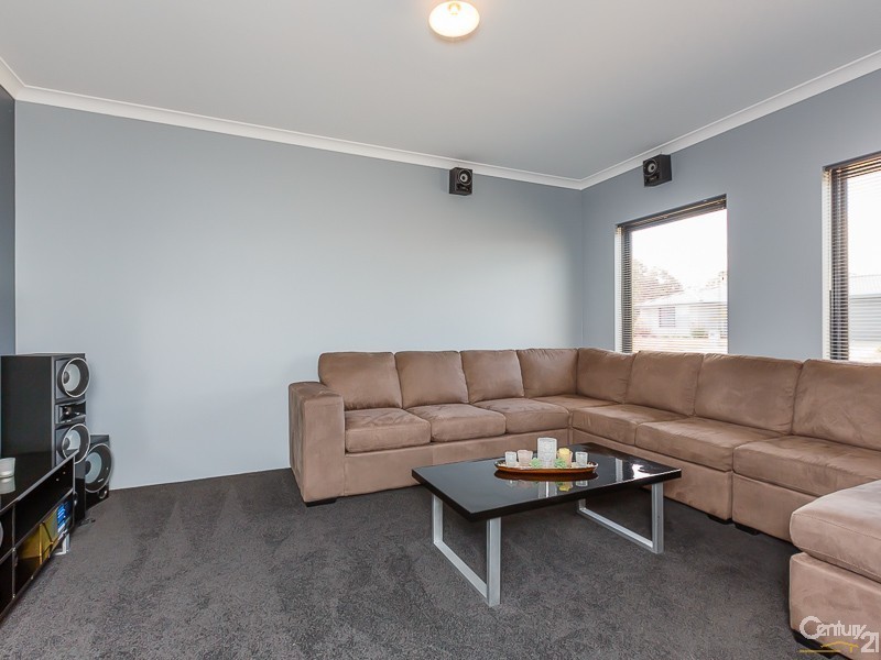 12 Lecania Street, Seville Grove WA 6112