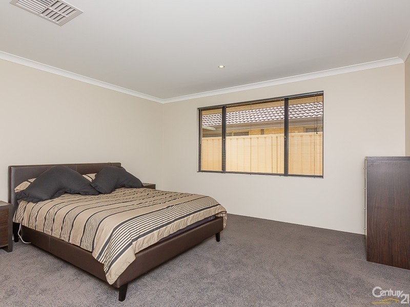 12 Lecania Street, Seville Grove WA 6112