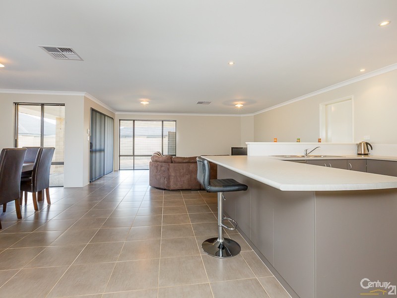 12 Lecania Street, Seville Grove WA 6112