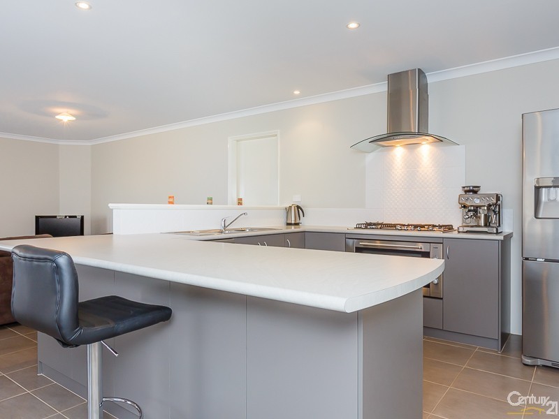 12 Lecania Street, Seville Grove WA 6112