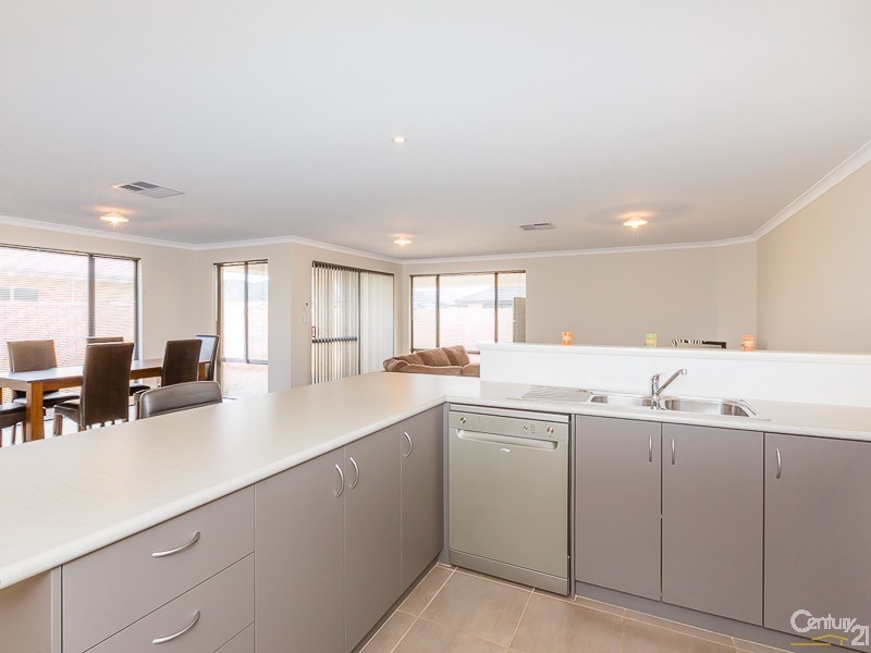 12 Lecania Street, Seville Grove WA 6112