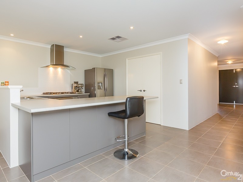 12 Lecania Street, Seville Grove WA 6112