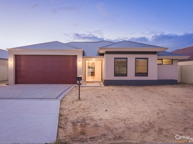 12 Lecania Street, Seville Grove WA 6112