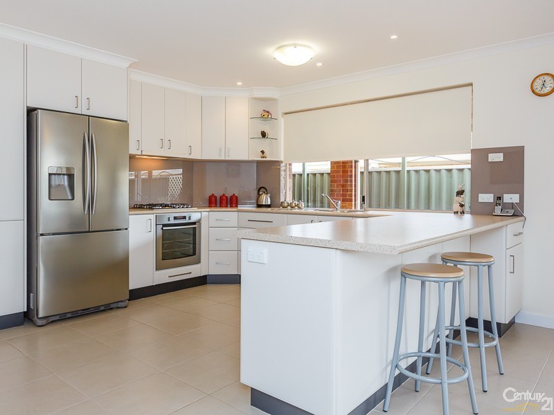 55 Fairfield Gardens, Canning Vale WA 6155