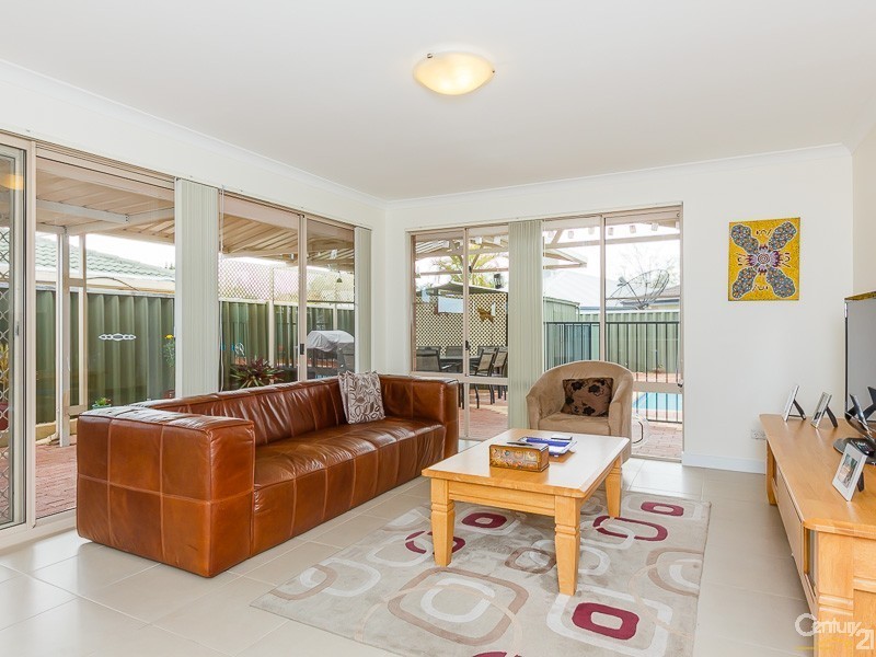 55 Fairfield Gardens, Canning Vale WA 6155