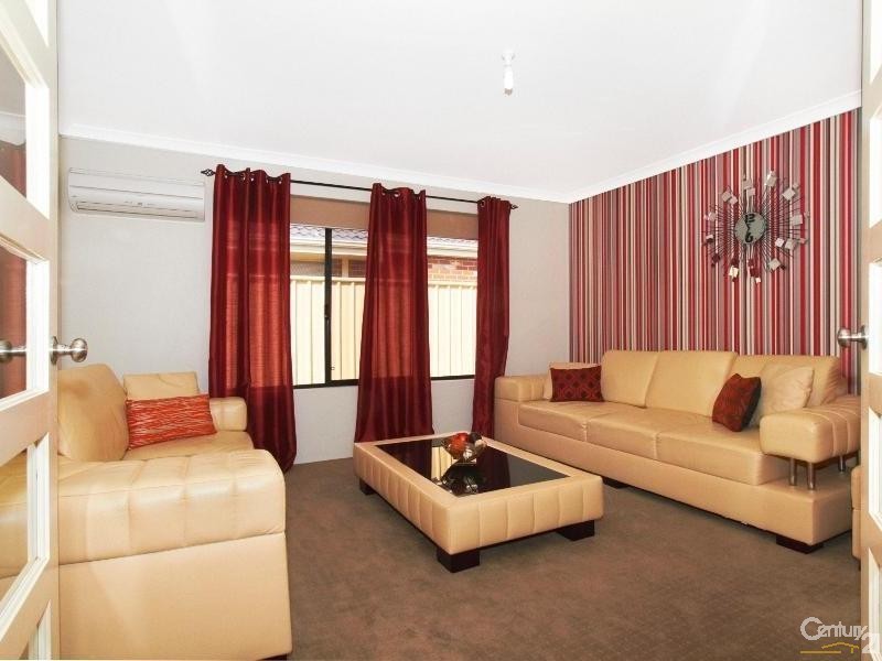 55 Towncentre Drive, Thornlie WA 6108