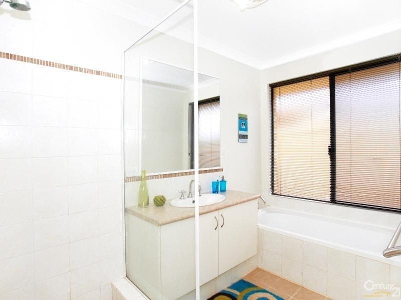 55 Towncentre Drive, Thornlie WA 6108