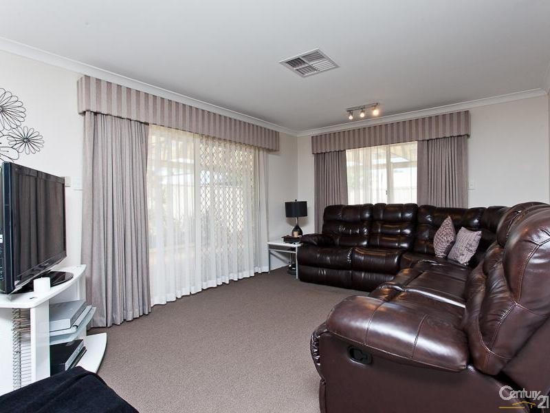 7 Lucinda Court, Huntingdale WA 6110