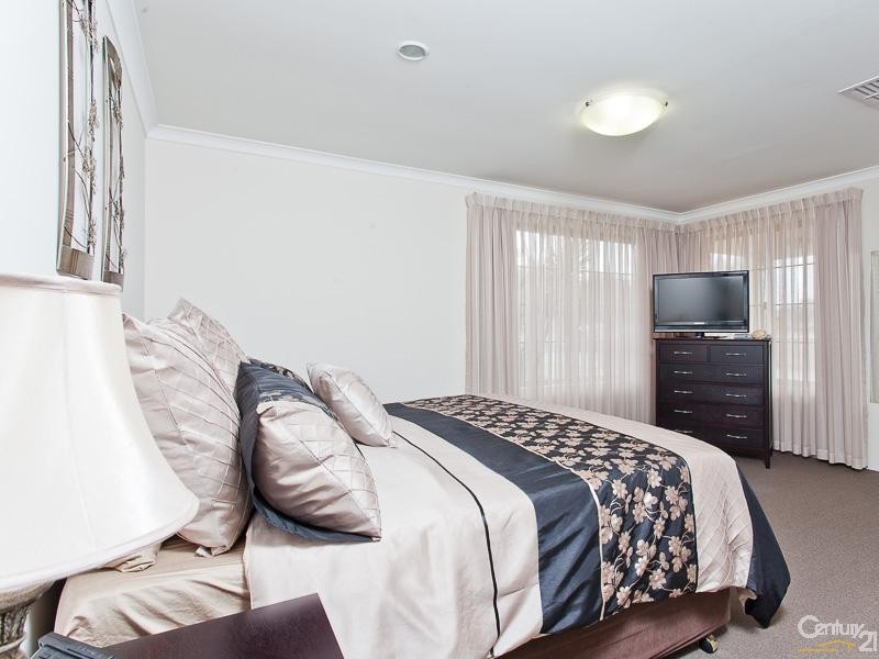 7 Lucinda Court, Huntingdale WA 6110