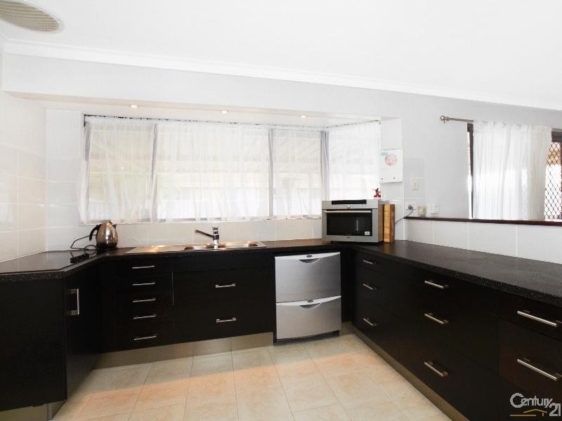 16 Kellerman Way, Gosnells WA 6110