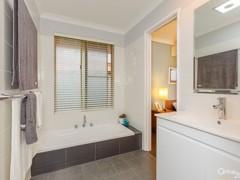 9 Javanica Court, Warnbro WA 6169