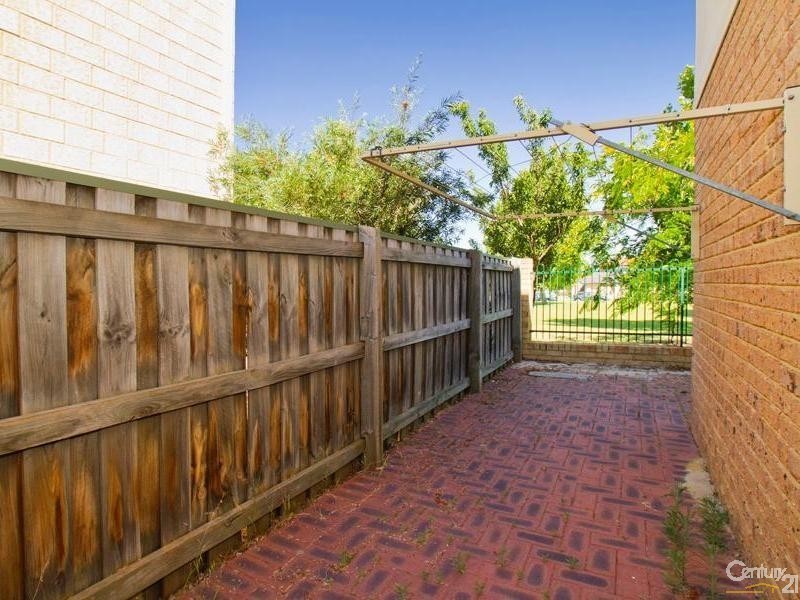 20/20 Gochean Avenue, Bentley WA 6102