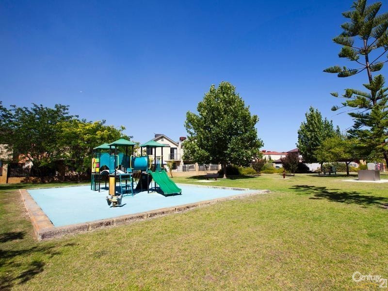 20/20 Gochean Avenue, Bentley WA 6102