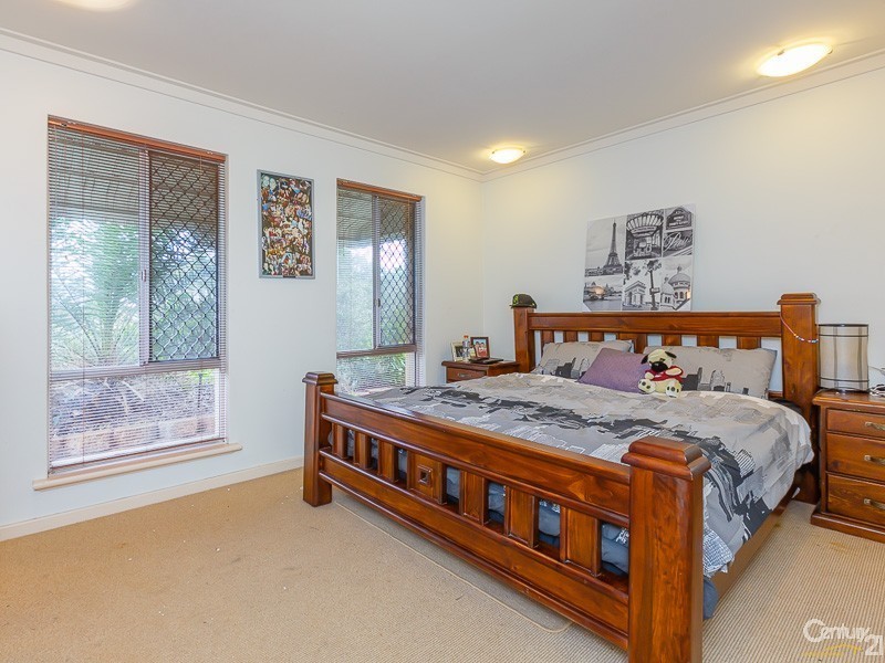 12 Gaze Court, Thornlie WA 6108