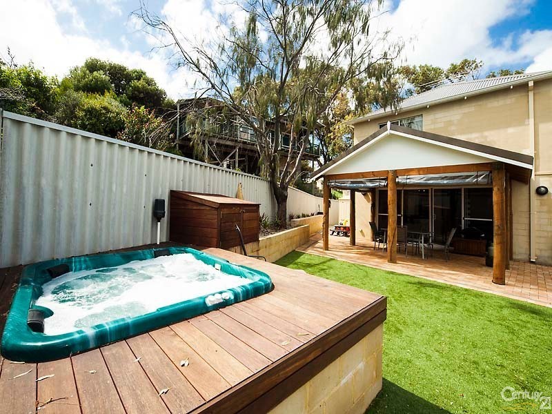 9 Hazel Avenue, Quinns Rocks WA 6030