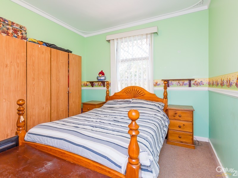 15  Exbury Road, Armadale WA 6112