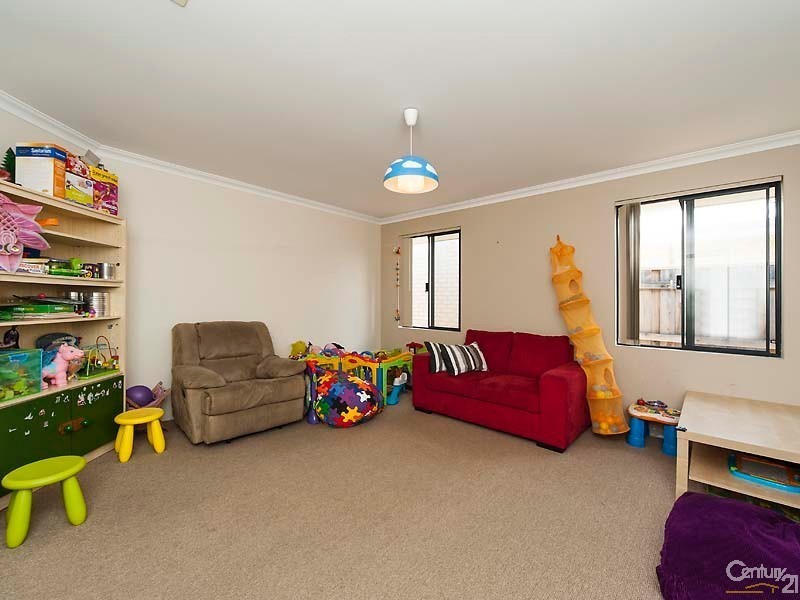 9 Alba Pass, Halls Head WA 6210