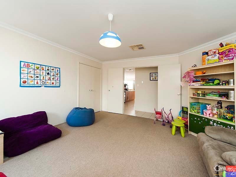 9 Alba Pass, Halls Head WA 6210