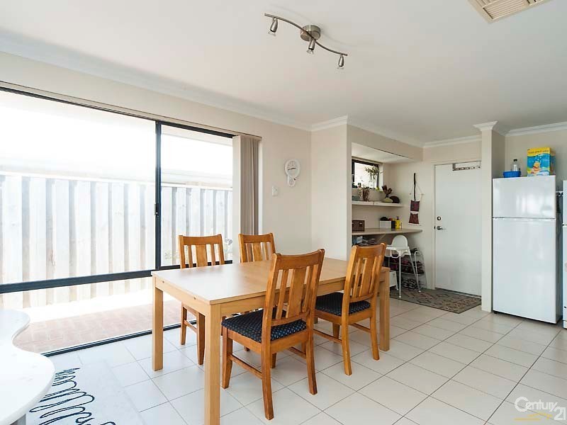 9 Alba Pass, Halls Head WA 6210