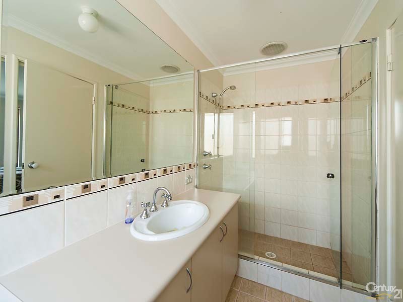 9 Alba Pass, Halls Head WA 6210