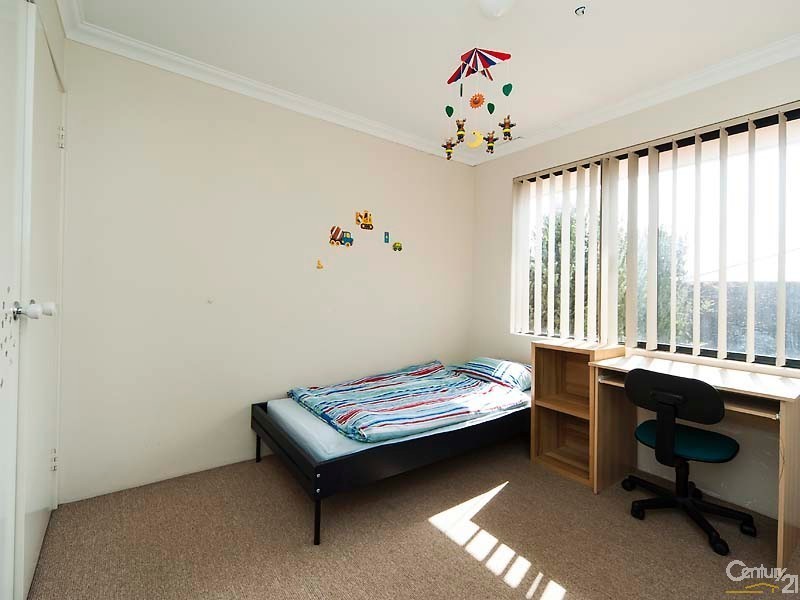 9 Alba Pass, Halls Head WA 6210