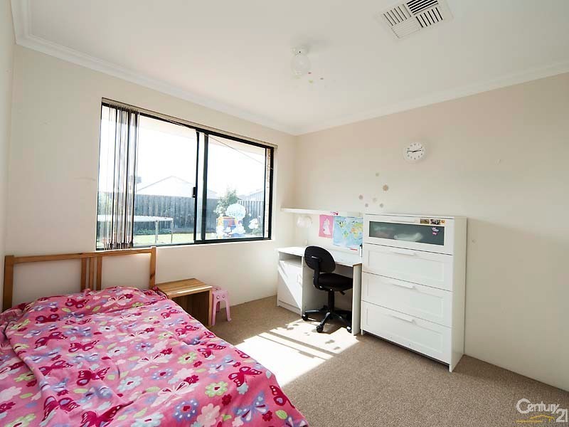 9 Alba Pass, Halls Head WA 6210