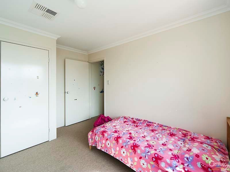 9 Alba Pass, Halls Head WA 6210