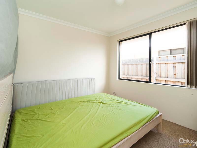 9 Alba Pass, Halls Head WA 6210