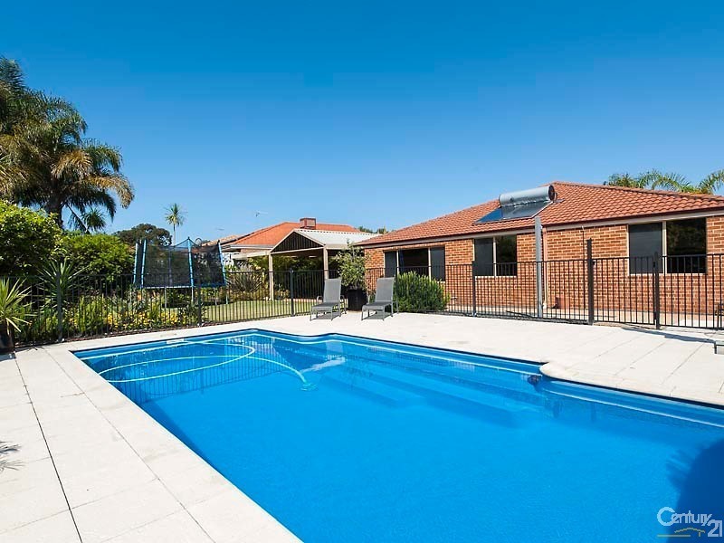 29 Camelot Grove, Carramar WA 6031
