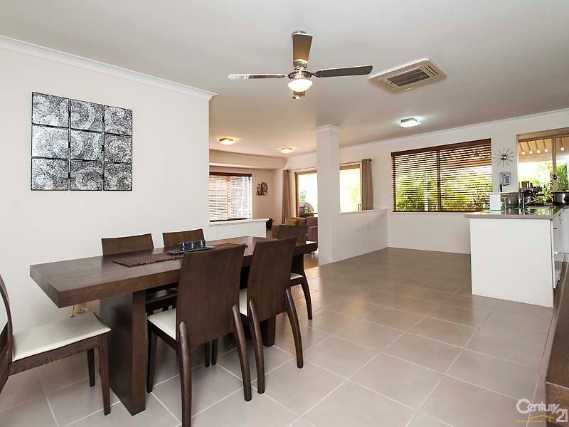 29 Camelot Grove, Carramar WA 6031