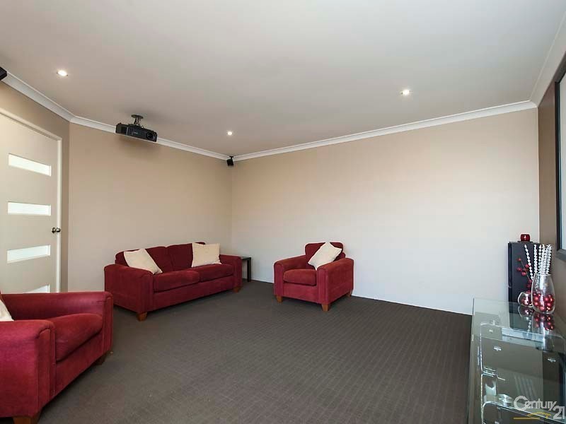 29 Camelot Grove, Carramar WA 6031