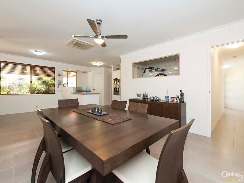 29 Camelot Grove, Carramar WA 6031