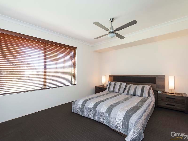 29 Camelot Grove, Carramar WA 6031