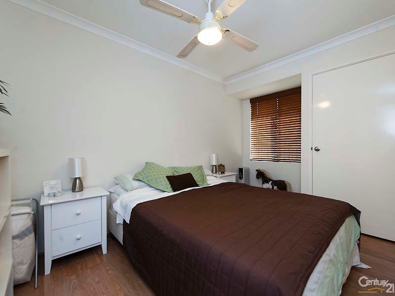 29 Camelot Grove, Carramar WA 6031