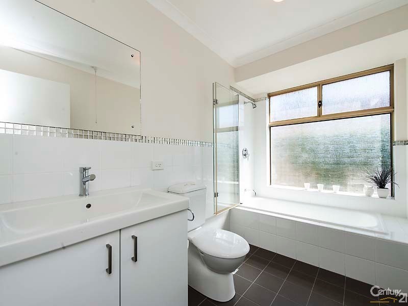 29 Camelot Grove, Carramar WA 6031