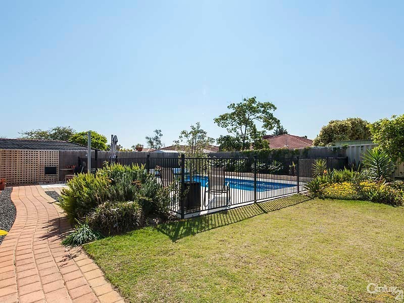 29 Camelot Grove, Carramar WA 6031
