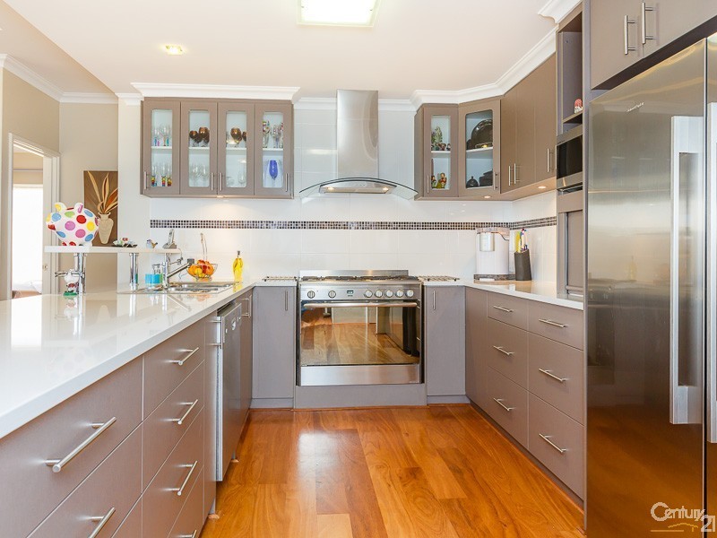 21 Hallstrom Way, Canning Vale WA 6155