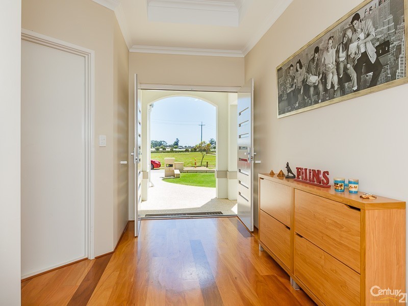 21 Hallstrom Way, Canning Vale WA 6155