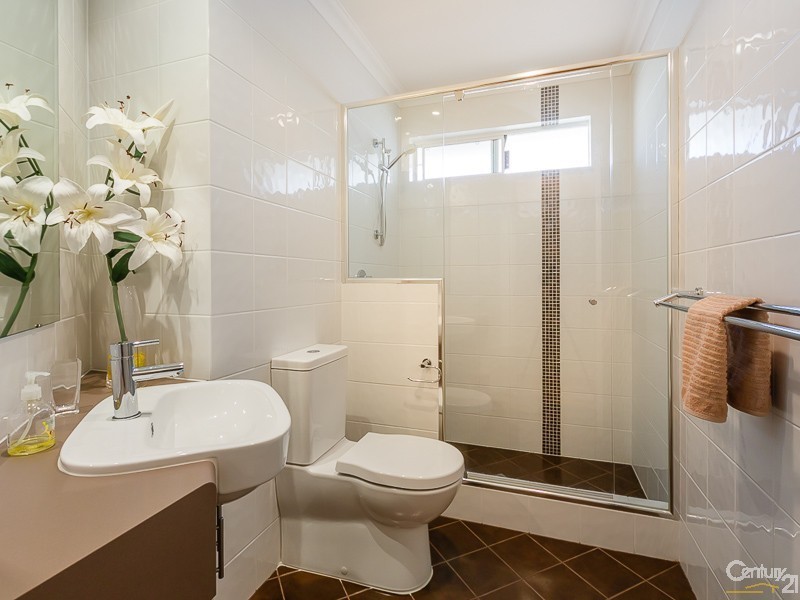 21 Hallstrom Way, Canning Vale WA 6155