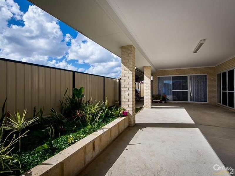 17 Deflexa Road, Canning Vale WA 6155