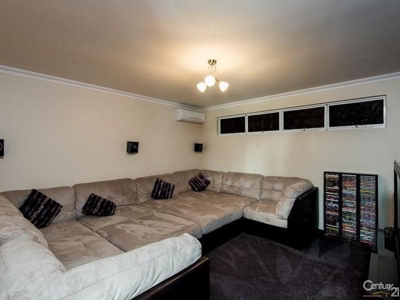 17 Deflexa Road, Canning Vale WA 6155