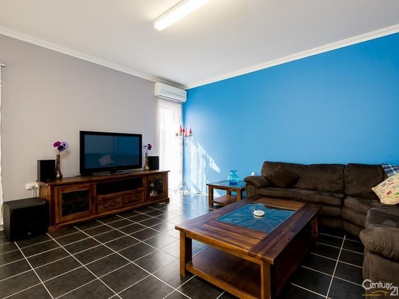 17 Deflexa Road, Canning Vale WA 6155