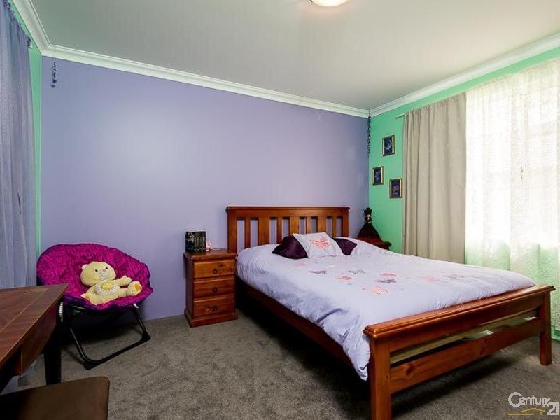 17 Deflexa Road, Canning Vale WA 6155