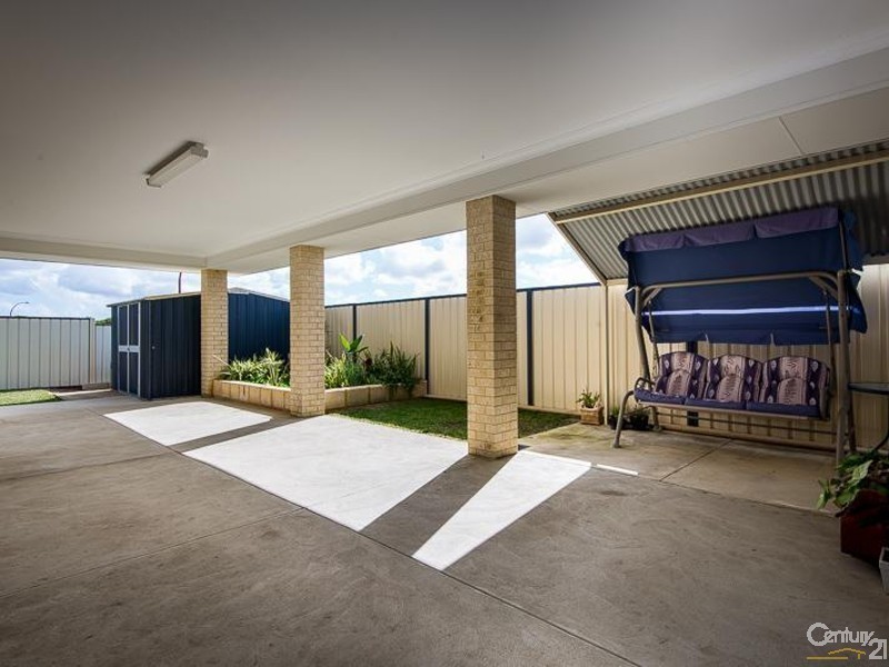 17 Deflexa Road, Canning Vale WA 6155