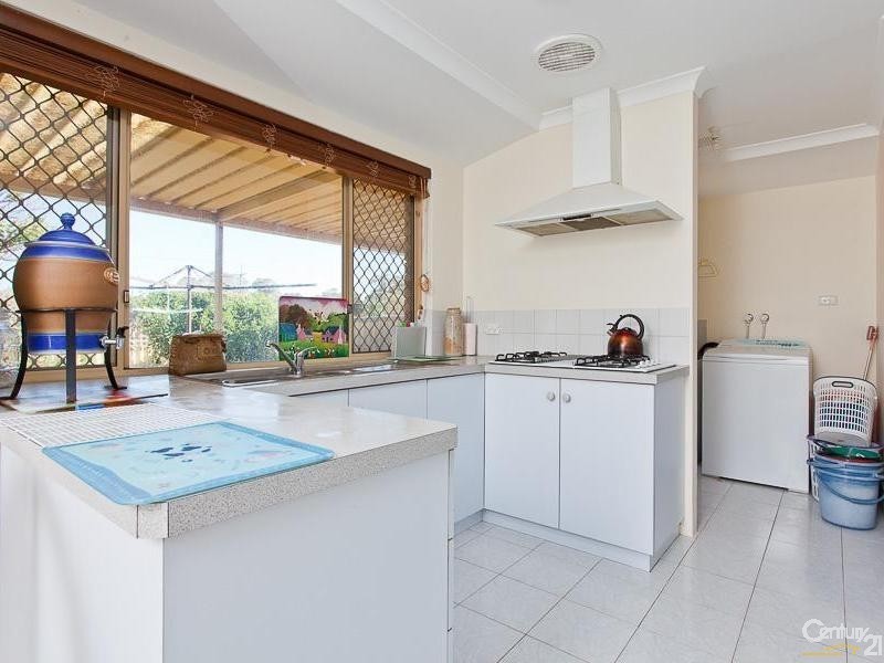 65b Murchison Way, Gosnells WA 6110