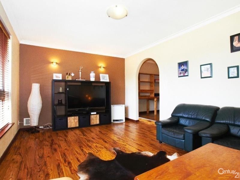 15 McLeish Place, Thornlie WA 6108